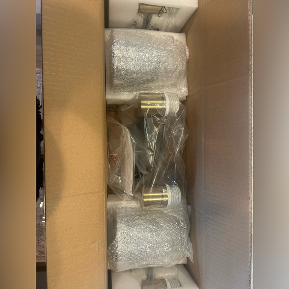 New In Box Black and Gold 4 Light Vanity Light - Picture 4 of 7